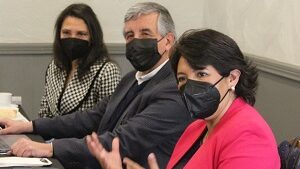 CENTROS DE INVESTIGACIÓN FONDAP SE REUNEN CON CANDIDATA PRESIDENCIAL PARA POSIBLES POLÍTICAS PÚBLICAS EN CIENCIA E INVESTIGACIÓN