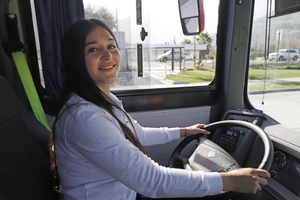 electra mujer género electromovilidad