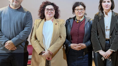 Carolina Rojas en el conversatorio «Conservación de la Biodiversidad en Parques Urbanos” de Parquemet