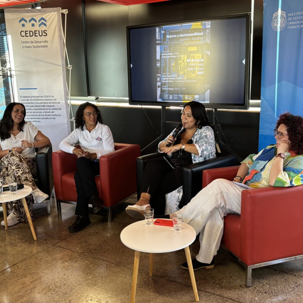 mujeres y electromovilidad carolina rojas paola tapia