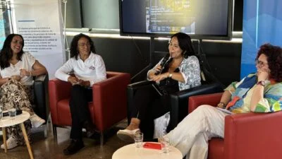 Conversatorio Mujeres y Electromovilidad: 12% de conductoras y una serie de brechas por disminuir